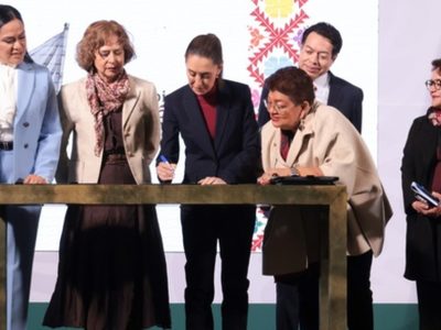 Sheinbaum firma acuerdo para convertir a la Universidad Rosario Castellanos en institución nacional