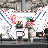 Clara Brugada entrega 50 camiones recolectores de residuos, con inversión de 200 MDP