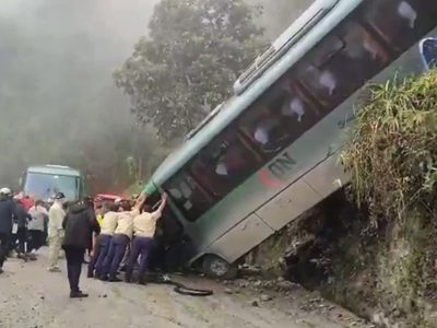 SRE confirma 4 mexicanos heridos en accidente de autobús en Machu Picchu