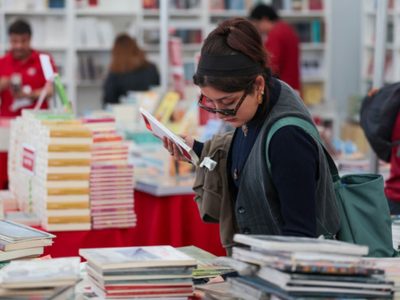 Inicia 21° Gran Remate de Libros, Discos y Películas en el Monumento a la Revolución