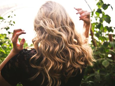 ¿Cabello brillante y sedoso? Estos son los 3 mejores remedios caseros para conseguirlo
