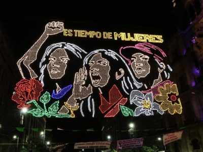 Mosaicos luminosos en el Zócalo CDMX: Brugada encabeza encendido del alumbrado monumental
